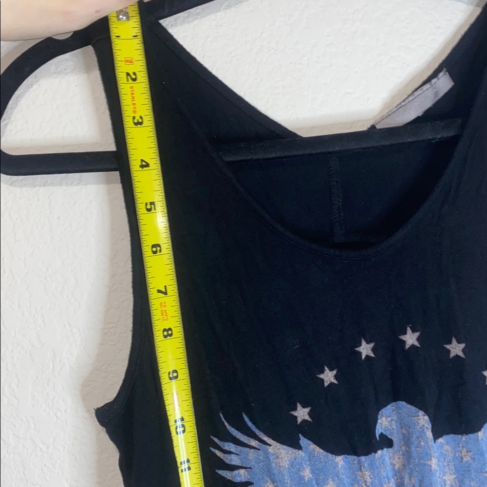 🎱Adorable black lightweight “live free” top! - Picture 4 of 10